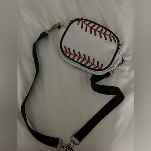 White Baseball-Stitch Crossbody Bag - Casual Sporty Style